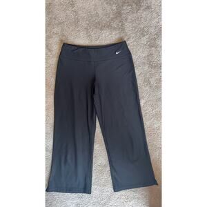 Nike Women's Wide Leg Cropped Black Dri-FIT Yoga Pants S